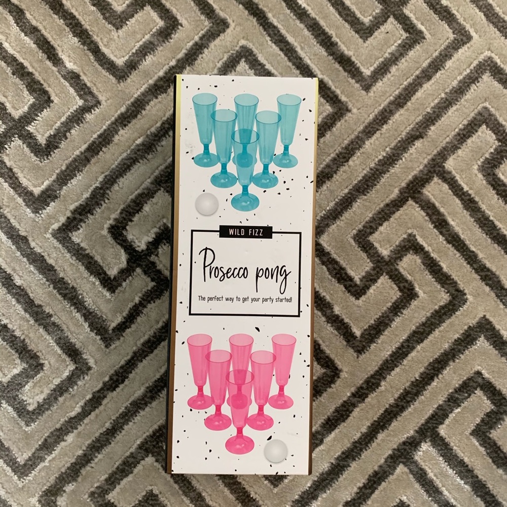 NWT Prosecco Pong